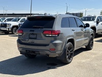 AMVIC Licensed Dealer * Heated Seats & Steering Wheel * Power Liftgate * Remote Start * Universal Ga... (image 7)