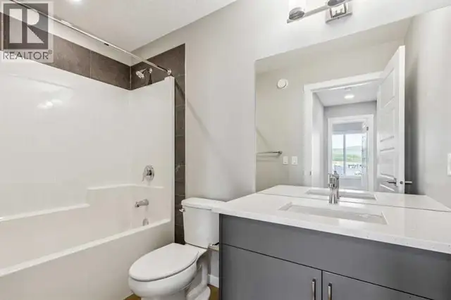 382 Heritage Boulevard Cochrane, Alberta in Houses for Sale in Calgary - Image 16