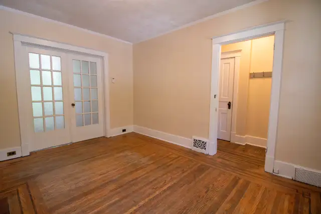 **ALL INCLUSIVE** 1 Bedroom Main Unit in Hamilton!62864751860993123
