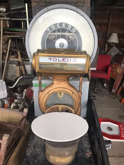 Balance antique Toledo, View more