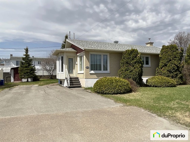 $284,500 - Bungalow for sale in Roberval — photo 2