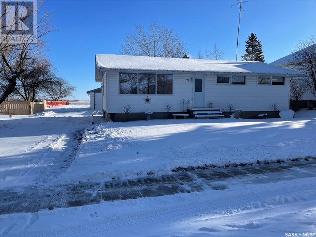 121 2nd STREET E Lafleche, Saskatchewan in Houses for Sale in Moose Jaw - Image 2