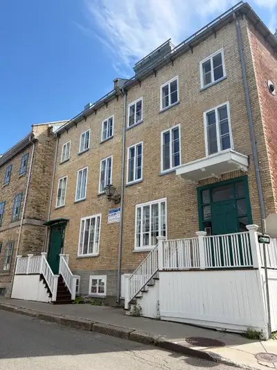 418-655-8281 À voir au 31 Avenue Sainte-Geneviève, appartement #2, magnifique et superbe très grand...