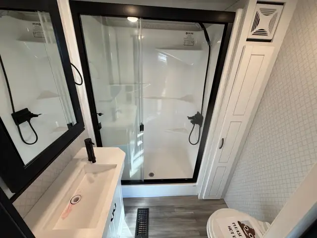 2022 Forest River Cedar Creek Cottage 40CDL in Travel Trailers & Campers in St. Albert - Image 24