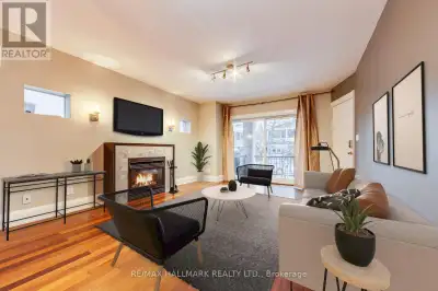 MAIN - 28 HAMMERSMITH AVENUE Toronto (The Beaches), Ontario
