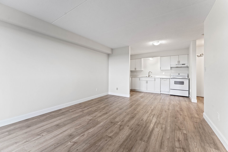 Plaza East Apartments - 3 Bedroom, 2 Bath Apartment for Rent - T 4