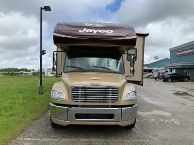 2014 Jayco Seneca 37TS — Class C Motorhome The 2014 Jayco Seneca 37TS is a premium Class C diesel pu...
