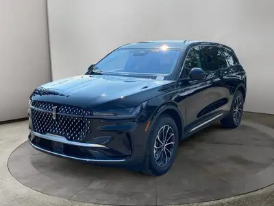 This Lincoln Nautilus delivers a Intercooled Turbo Premium Unleaded I-4 2.0 L/122 engine powering th...