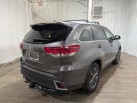 No Accidents, Locally Owned Vehicle! New Brakes and Rotors!The 2018 Toyota Highlander AWD XLE 8 Pass... (image 6)