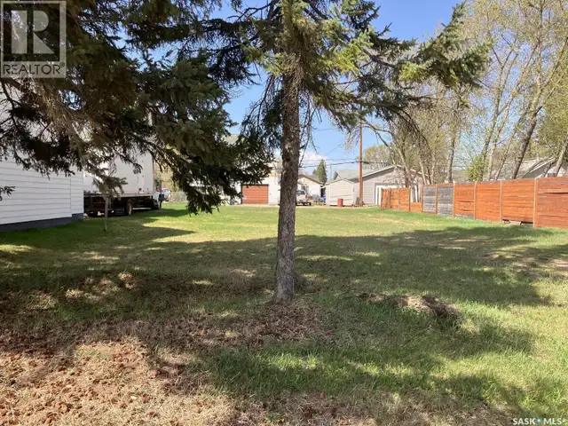 405 10th AVENUE W Nipawin, Saskatchewan in Land for Sale in Nipawin - Image 3