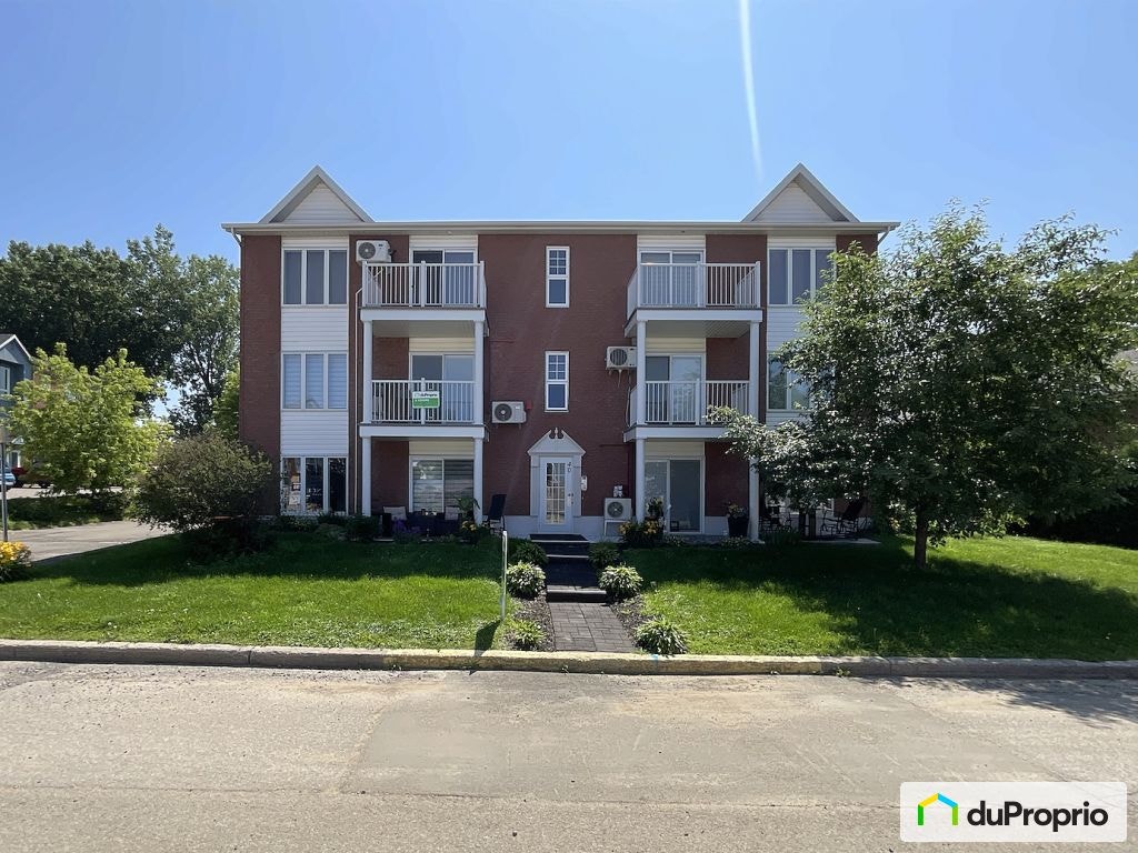 $299,900 - Condominium in Trois-Rivières (Cap-De-La-Madeleine) — photo 1