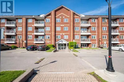 Bright and beautifully updated 2-bedroom, 2-bathroom condo in Ajax's sought-after East Hamptons comm...