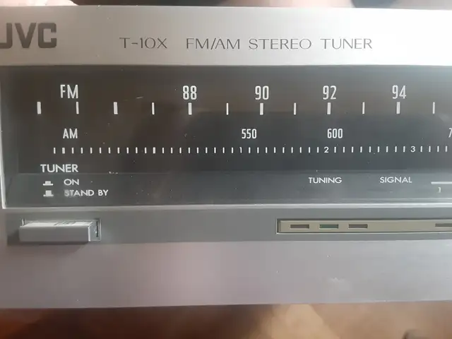 Vintage Stereo Jvc AM/FM tuner AVAILABLE*Turntable available in Stereo Systems & Home Theatre in City of Toronto - Image 5