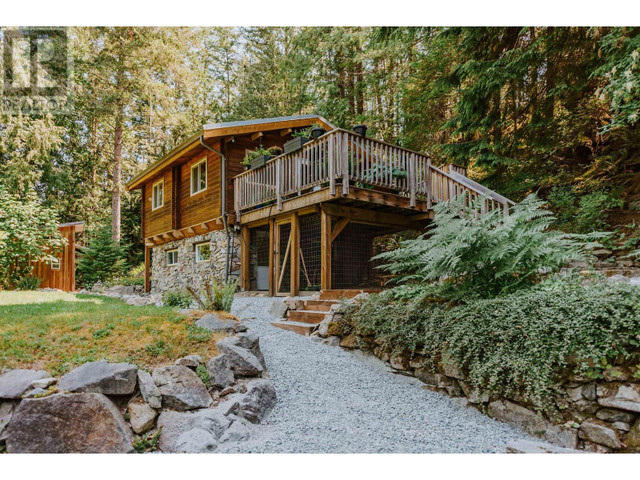 4882 BOWSPRIT DRIVE Madeira Park, British Columbia in Houses for Sale in Sunshine Coast - Image 4