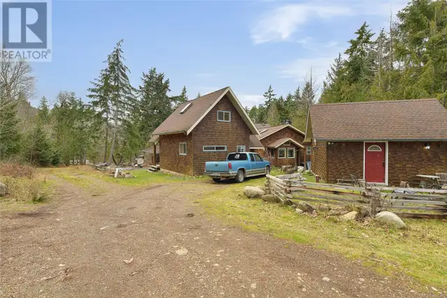 300 Bonsai Pl Qualicum Beach, British Columbia in Houses for Sale in Parksville / Qualicum Beach - Image 32