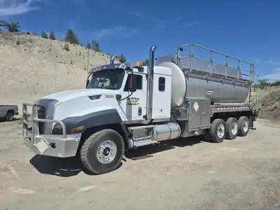 UNUSED 2013 CATERPILLAR CT660 8X6 TRI DRIVE 22,000 LITRE STAINLESS STEEL TANK TRUCK - Caterpillar CT...
