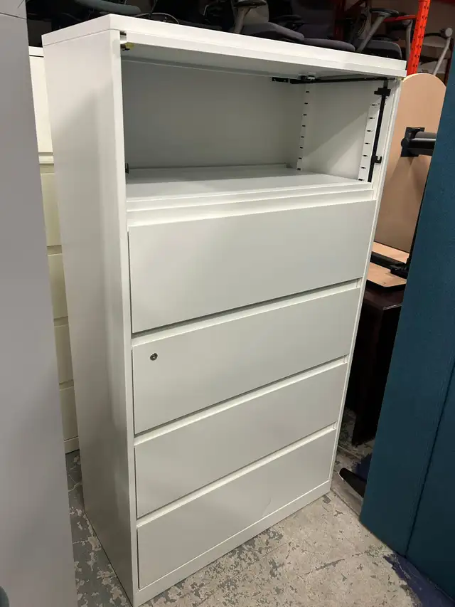 Steelcase 5 Drawer Filing Cabinet-Excellent Condition! in Bookcases & Shelving Units in Mississauga / Peel Region - Image 3