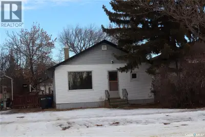 Located in Assiniboia, this home is near schools and recreation. It features a spacious living room...
