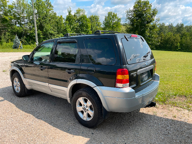 2007 Ford Escape in Cars & Trucks in Markham / York Region - Image 3