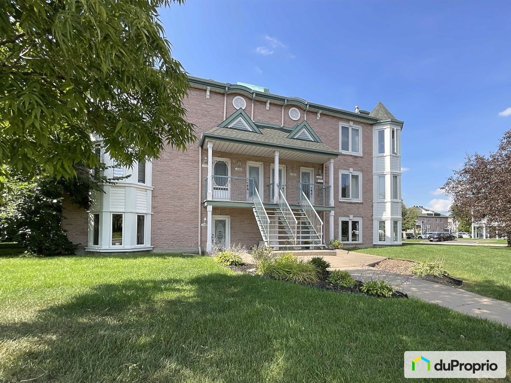 $369,900 - Condominium for sale in Ste-Julie — photo 1