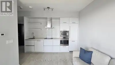 3707 - 2221 YONGE STREET Toronto (Mount Pleasant West), Ontario