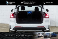 *English below* *Français:* Ce BMW X1 xDrive28i 2023 affichant seulement 32 162 km, provenant d'un s... (image 7)