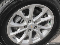 * All-Wheel Drive (AWD) * 7-inch Chevrolet Infotainment 3 touchscreen * Standard Apple CarPlay & And... (image 8)