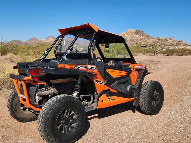 2015 POLARIS RZR XP 1000 EPS-ORANGE! in ATVs in Saskatoon - Image 5