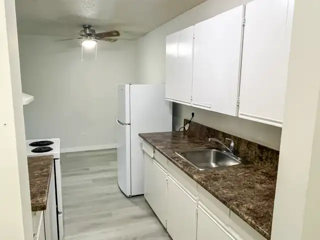 West Meadow Green Apartment For Rent | West Meadow Apartments in Long Term Rentals in Saskatoon - Image 15