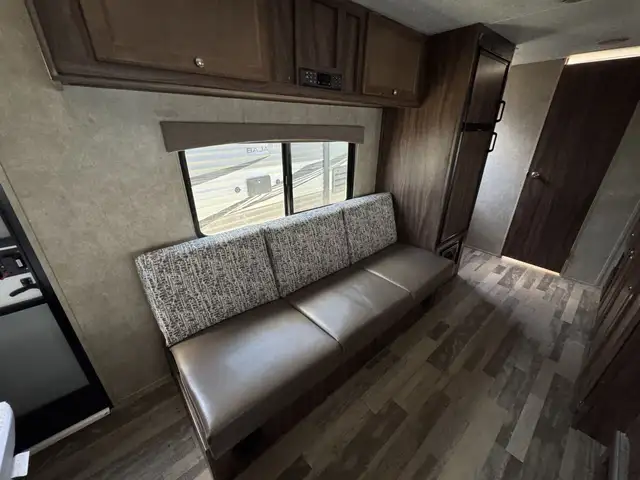 2019 ,Coachmen RV,Viking 21FQS in Travel Trailers & Campers in Kamloops - Image 7