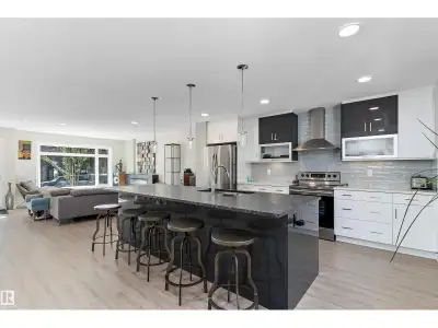 Modern 3-storey triplex townhouse in Inglewood offering 4 bedrooms, 3.5 baths, and almost 2,000 sq....