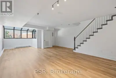 Situated in the heart of Bedford Park, this spacious and quiet 1,291 sq.ft. suite features 2 bedroom...