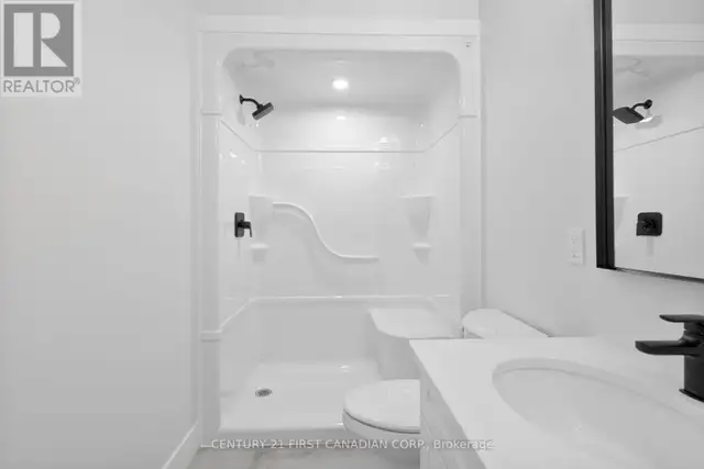 29 SHELDABREN STREET North Middlesex (Ailsa Craig), Ontario in Houses for Sale in Grand Bend - Image 25