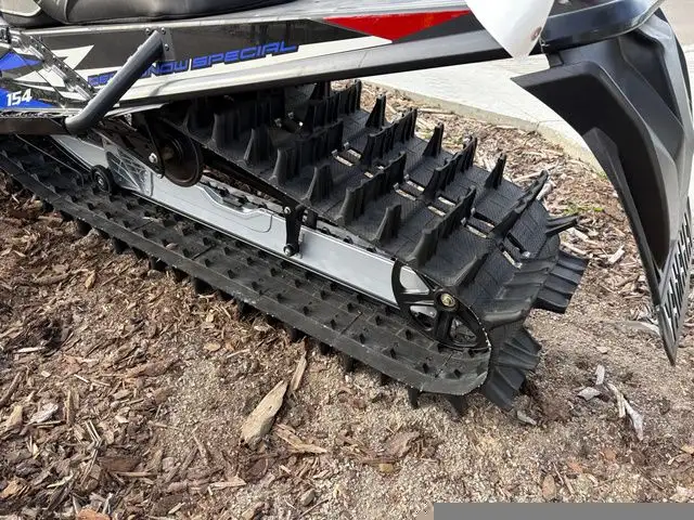 2022 Yamaha Mountain Max 800 LE 154 ES in Snowmobiles in Saskatoon - Image 5