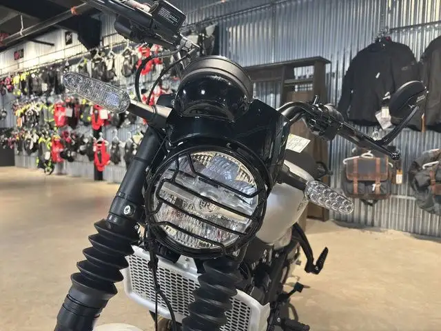 2026 ROYAL ENFIELD MOTORS GUERRILLA 450 in Street, Cruisers & Choppers in City of Halifax - Image 7