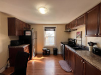 26 CONNAUGHT - 1 BED - LAUNDRY IN SUITE - LARGE DECK - MAY 1ST