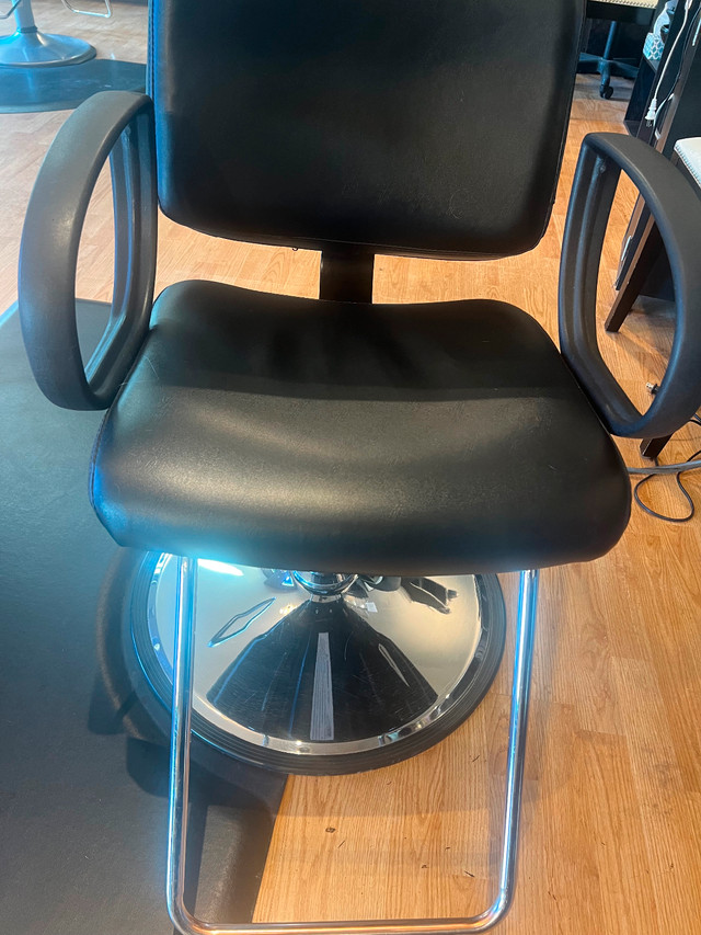 Hairstyling foot pump chair in Other in Moose Jaw