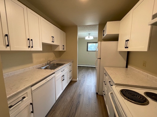 Spacious 2 Level 2 Bed 1.5 Bath Apartment for Rent on 8th Street 2