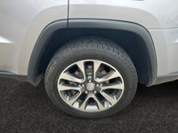 Welcome to Capital GMC! **SO MANY GREAT FEATURES!** This Billet Metallic Grand Cherokee Limited is e... (image 8)