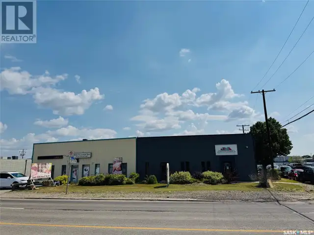 2302 C AVENUE N Saskatoon, Saskatchewan628633152782101214