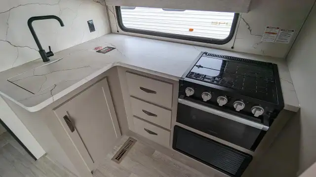 2024 KZ Connect SE C221RBSE in Travel Trailers & Campers in Edmonton - Image 22