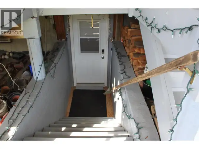 119 2nd Avenue NW Nakusp, British Columbia in Houses for Sale in Nelson - Image 19
