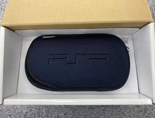 PSP 1001 System Value Pack in Sony PSP & Vita in City of Toronto - Image 4