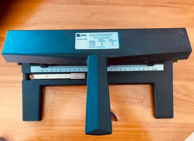 Heavy duty paper punch / Troueuse à papier in Hobbies & Crafts in Gatineau - Image 3