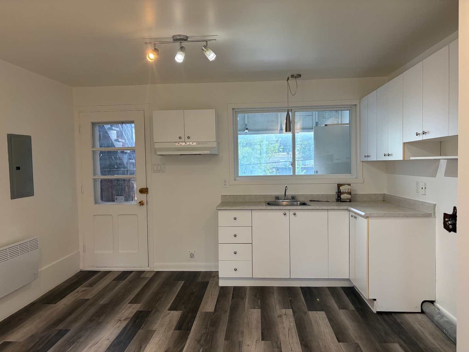 5060 5ème avenue est — photo 1