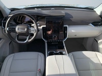 Distinct exterior design combines bold functionality and aggressive details that create a powerful p... (image 9)