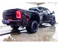 **ONE OWNER - ACCIDENT FREE** ORIGINAL FACTORY PRICE $105,290 172 KM This 2025 Ram 3500 4x4 Crew Cab... (image 6)
