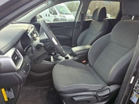 Introducing the stylish 2017 Kia Sorento LX in an elegant Black finish, paired with a capable AWD dr... (image 7)