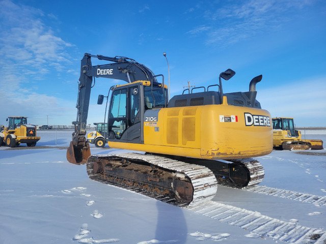 2016 Deere 210G LC Excavator in Heavy Equipment in Lethbridge - Image 3