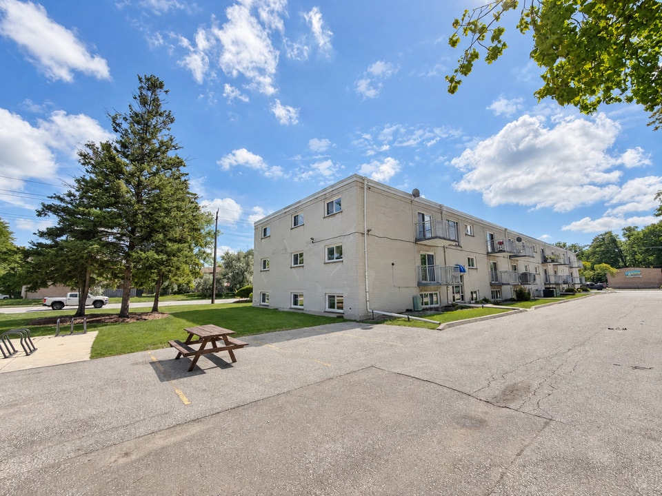 2 bedroom B - 1100 Wellington Street 3